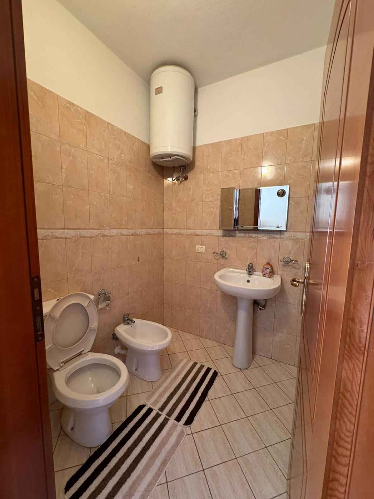Sol Central Apartament Durres Luaran gambar