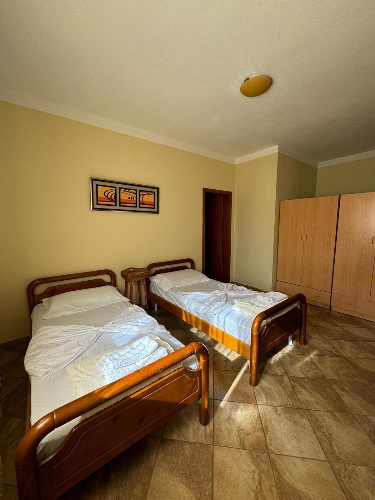 Sol Central Apartament Durres Luaran gambar
